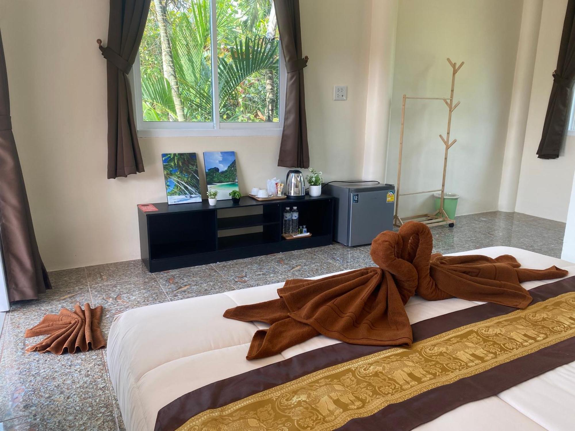 Arya Bungalow Ko Lanta Buitenkant foto